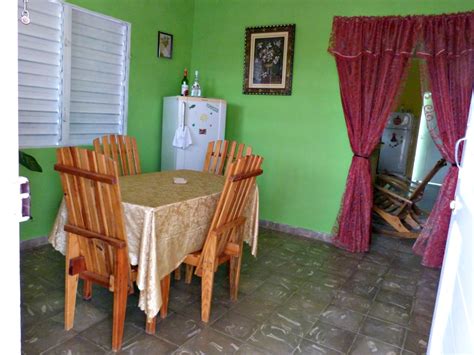 What is this message about? Casas particulares in Viñales, Cuba