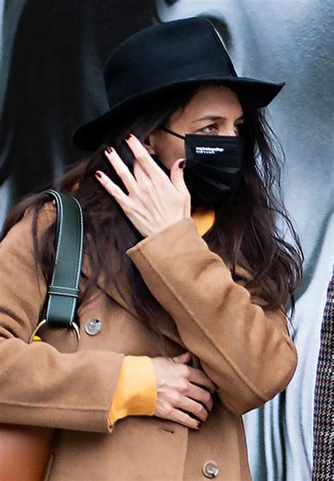 They have a thick coat of hair their large feet spreads their weight on the sand when they are walking. Katie Holmes Shows What Color Goes With Camel Coat in Fall