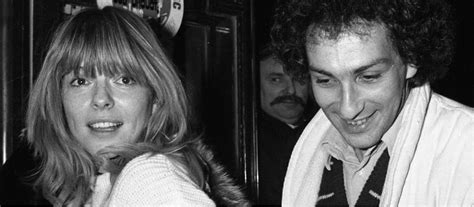 France gall — poupée de cire, poupée de son 02:28. PHOTOS - Michel Berger, Claude François, Julien Clerc ...