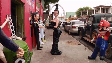 Impresos en papel especial fotográfico. Mexico: Pinatas of Kim Kardashian's BUTT put Reynosa on ...