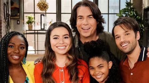 The show followed cosgrove's carly shay, as her internet show, icarly, became a success. "iCarly": Miranda Cosgrove anuncia fecha de estreno del ...