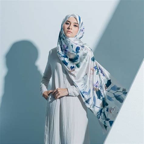 Ohh, if i might add, i would suggest wearing this style over a jacket or a cardigan. TUDUNG PEOPLE 2 - Nona