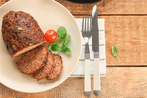 Meatloaf is a great meal you can prepare for your family for dinner or for special occasions like your kid's birthday parties. How Long To Cook A Meatloaf At 400 - How to Cook a 1-Pound ...