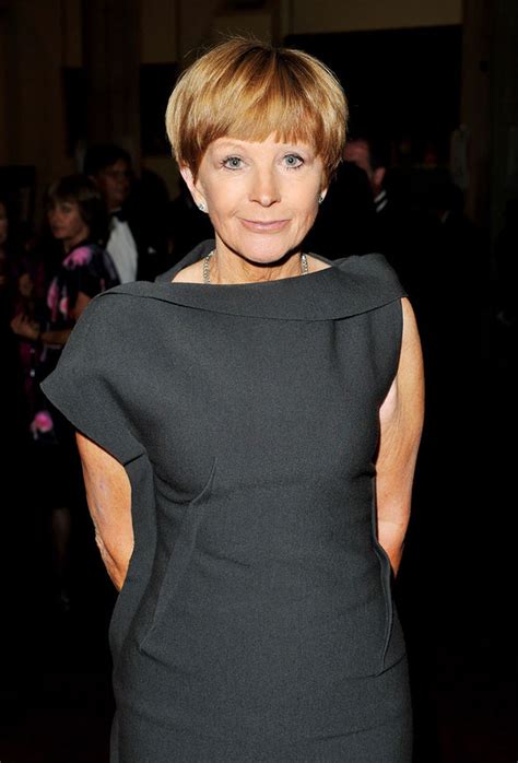 Anne robinson has 87 books on goodreads with 1104 ratings. Anne Robinson looks unrecognisable as she runs errands in ...