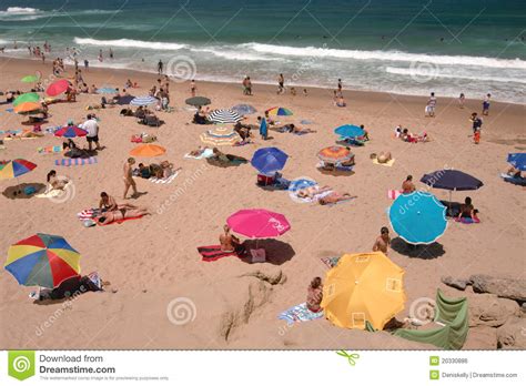 Vakantie naar portugal van bruisende badplaatsen naar sfeervolle dorpjes. De Vakantie Van Het Strand, Portugal Redactionele Foto ...