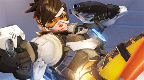 This guide will cover everything about the hero tracer in overwatch including Overwatch - How to Play Tracer | USgamer