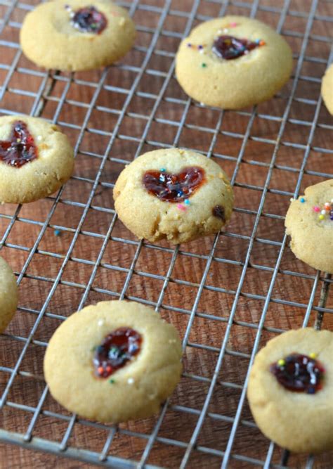 Today is a traditional puerto rican dessert at christmas time, tembleque. Traditional Puerto Rican Christmas Cookies : Polvorones ...