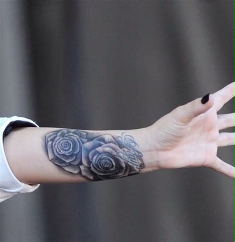 From a lion tattoo on her hand to birds on her wrist to roman numerals on her side, lovato's small and big tattoos have. Demi lovato | Demi lovato tattoos, Tattoos and piercings ...