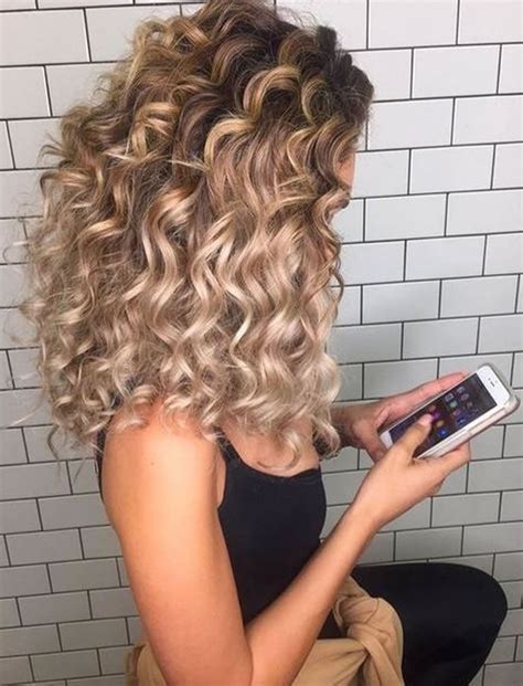 Ash blonde curly clip in hair extensions. Blonde Hair Colors for 2020| 50 Fabulous Pictures of ...