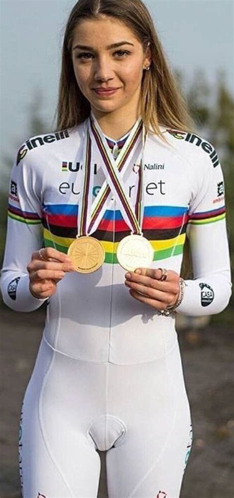 Share a gif and browse these related gif searches. Women wearing gold and silver medal | cameltoe | Chicas ...