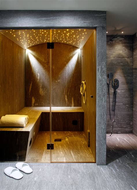 ‒ this is the bathroom. Das Naturstein Dampfbad ist ein Teil des Wellness ...