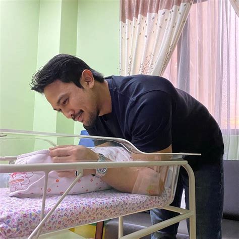Nama ini digunakan raisa dan hamish untuk anak perempuan mereka, zalina raine wyllie. "Ali & Fateema, Awesome Combination. Alhamdulillah." Lepas ...
