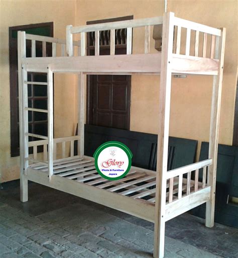 Sudah sejak dulu orang mengenal komponen penyangga kasur atau spring bed ini, dilihat dari model dan gayanya penyangga kasur atau springbed dari waktu ke waktu terus di produksi dengan model yang terus dikembangkan. Jual Tempat Tidur. Dipan. Ranjang Tingkat Mahogany Bunk ...