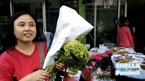 Bunga yang cantik ini sering dijumpai di beberapa penjual atau toko bunga. Pasar Bunga Rawa Belong - Surga Bunga Murah di Jakarta ...