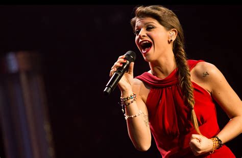 Alessandra amoroso (galatina, 12 agosto 1986) italian singer rose to prominence in 2009 with the participation and victory in the eighth edition of the talent show amici di maria de filippi. Alessandra Amoroso presenta in anteprima il video del ...