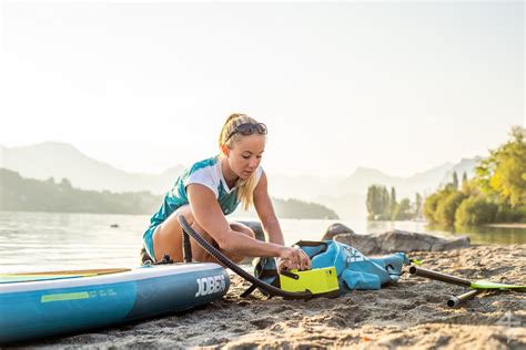 Ich möchte mich vor ihnen entschuldigen, weil ich nächste woche leider nicht in den unterricht kommen kann. Vom Sport zurückzutreten ist wie arbeitslos zu werden oder ...