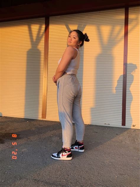 Jordan 1 biohack outfit ideas. Women's Streetwear Jordan 1s in 2020 | Streetwear fashion ...