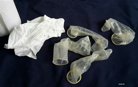 Sie müssen das kondom unbedingt über den penis rollen, bevor er in kontakt mit der scheide kommt, da schon vor dem samenerguss spermien oder krankheitserreger austreten können. "Kondom-müde"? Was bedeutet das Gummi für dich (Teil 2 ...