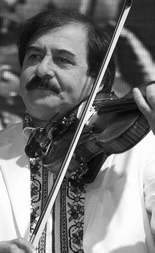 Nicolae botgros este un artist, violonist si dirijor de muzica populara. BIOGRAFIE NICOLAE BOTGROS Orchestra Nationala de Muzica ...