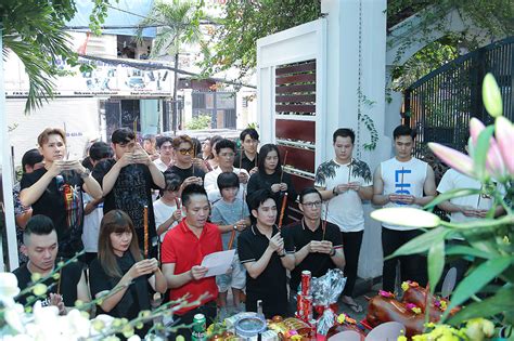 .ninh nguyễn đăng quang, người có trên 40 năm làm việc trong ngành công an của việt nam, nói trong cuộc phỏng vấn với bbc hôm 04/10/2107, đại tá nguyễn đăng quang, người từng được biệt. Nguyễn Hồng Nhung về nước tham gia cúng Tổ sớm cùng Quang ...