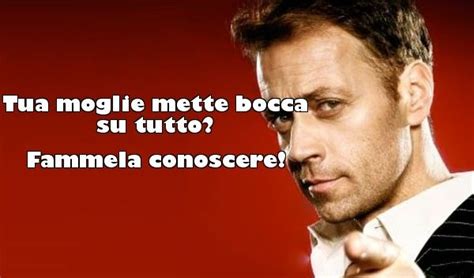 Select the details below that best describe this video. Il meme di Rocco Siffredi. Crea il tuo meme qui ...