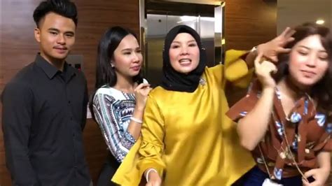 Ayda jebat,syafiq kyle,nadia brian,wan sharmila,raja hakim dfkl,azhan rani,catriona ross,emma akma,aishah atansofiya dan tashriq merupakan. Janna Nick & Sheila Rusly berebut nak suruh tengok drama ...