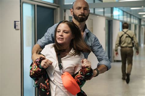 Shiri ist schauspielerin, 30 jahre alt, sieht aber eher aus wie ein teenie. Vox-Erfolg bald auch auf DVD erhältlich