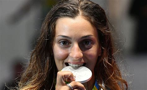 Katrina lehis leads team to estonia's first fencing gold in women's team epee event. ESCLUSIVA - Rossella Fiamingo: "Vezzali la mia icona, Rio 2016 indimenticabile"