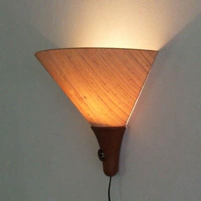 Dyrlund's clientele can be found worldwide. Dyrlund wall lamp, 1960s | #10642