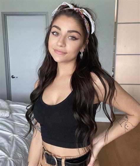 She rose to fame by posting music videos of popular songs and conversations on her gettoxfabxforever channel. Pin by Youtube Land on ANDREA RUSSETT | Fashion inspo ...