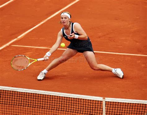 La sangría de favoritas en el cuadro femenino de roland garros prosiguió con la eliminación de la quinta favorita, la ucraniana elina svitolina, que. Roger Federer (SUI) In Roland Garros 2011 Redactionele ...