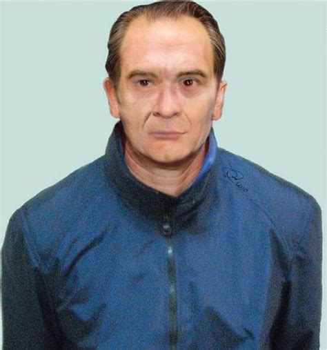 Messina denaro matteo dati anagrafici cognome messina denaro nome matteo nato il 26/04/62 a castelvetrano (tp) ricercato per • è ricercato dal 1993, per associazione di tipo mafioso, omicidio, strage, devastazione, detenzione e porto di materie esplodenti, furto ed altro; la procuratrice di palermo:messina denaro e' fuggito all ...