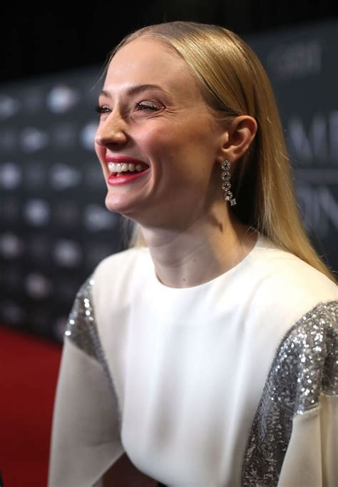 Sophie turner hints she is bisexual as she shares poignant post to mark the beginning of pride month: Sophie Turner - "Game of Thrones" Season 8 Premiere in ...