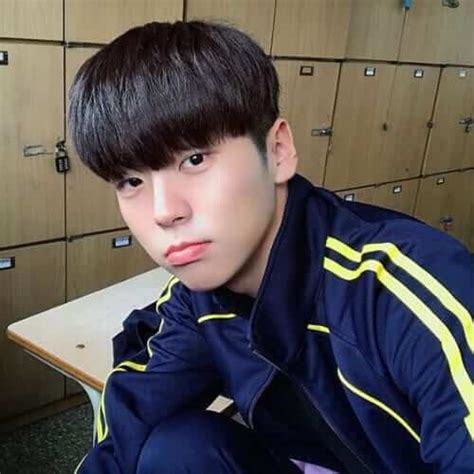 He bangs young girlfriend for money. Ini 50+ Model Rambut Pria Korea Keren - PortalMadura.com