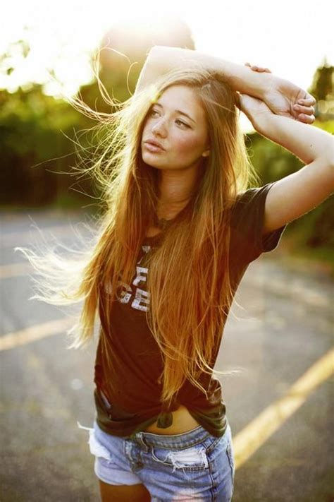 We are calling you all to assemble because this is the place where you will find all the best and prettiest hairstyles for long hair! 15 Sexy Hairstyles for Long & Medium Hair - Pretty Designs