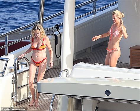 Kate frost porno filmer fuq.com'da. Melanie Griffith, 61, shows off her toned bod as she takes ...