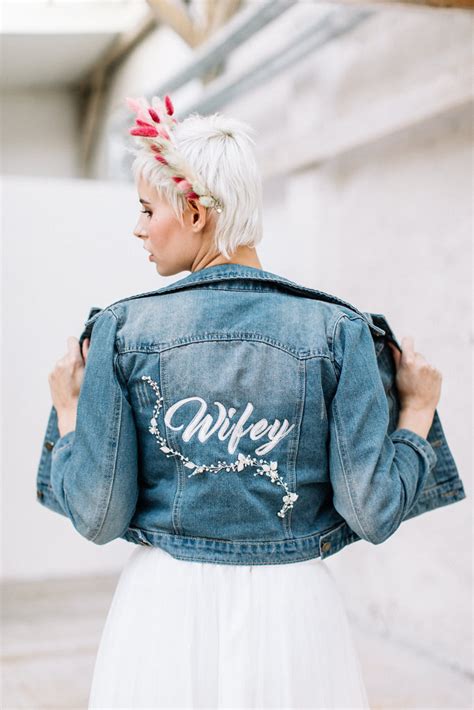 Maybe you would like to learn more about one of these? Jeansjacke " Wifey" - ELBBRAUT