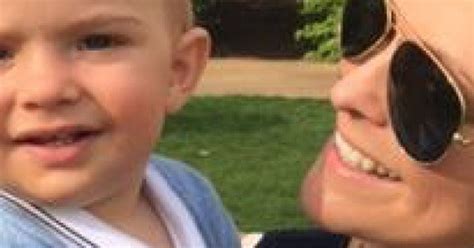 Einerseits engagiere ich mich für tierschutz. Madeleine von Schweden: Neues Foto: Im Garten mit Baby ...