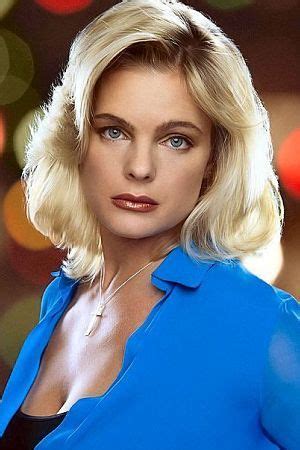 Quer aprender como fazer molduras leves para prender com fita dupla face na parede? The Hottest Photos Of Erika Eleniak Ever - Barnorama