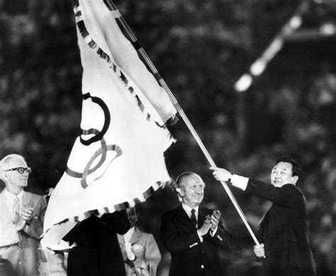 Tokyo 2020 olympics have officially closed. Closing ceremony of Olympic Games in Los - riproduzione ...