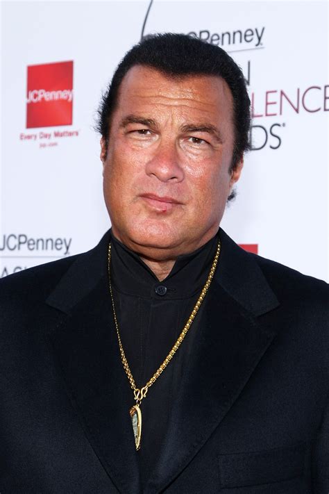 Steven seagal talks to reelz channel hollywood dailies show about his successful career. Steven Seagal | Filme, Trailere Filme, Review Filme și Seriale