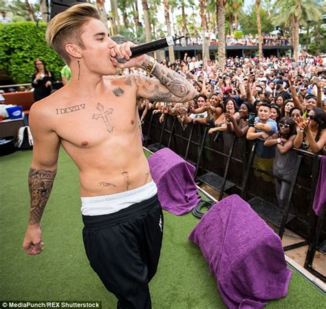 Girls just want to have fun is a 1985 american romantic comedy dance film directed by alan metter and distributed by new world pictures. Justin Bieber flexes his muscles at Rehab party before ...