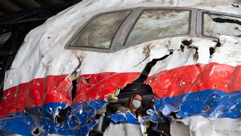 Maybe you would like to learn more about one of these? MH17: Niederländische Richter begutachteten erstmals Wrack ...