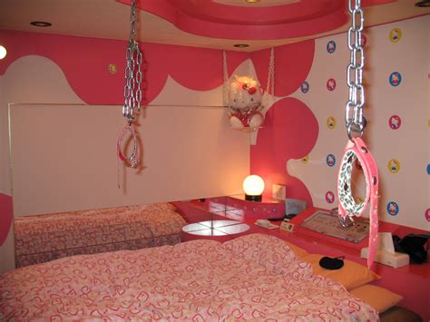 Bu tatil evi, balkonlu ve klimalı konaklama birimleri sunmaktadır. Hello Kitty Love Hotel | Hotel Adnis, Osaka | Marc Heiden ...