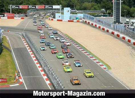 Nürburgring'in açıkladığı rakamlara göre 33 sol ve 40 sağ viraj bulunmaktadır. 24h Nürburgring 2020: Startaufstellung zum 24-Stunden-Rennen