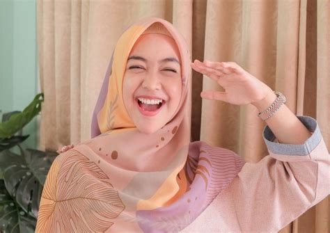 Fandi pernah tersesat saat menjemput ayah ria ricis menuju rumah baru ricis. 'I regret nothing': Indonesian YouTube star Ria Ricis' rise to the top