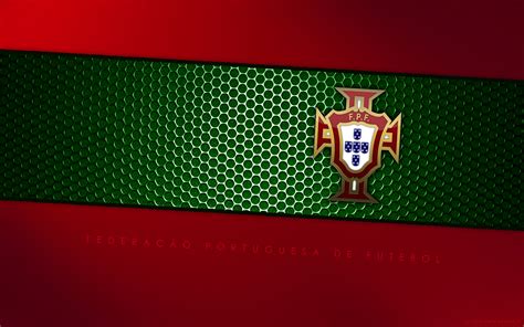 Bordadura de vermelho carregada de sete castelos de ouro; Fora-de-jogo: Quaresma fica de fora do Mundial. André ...