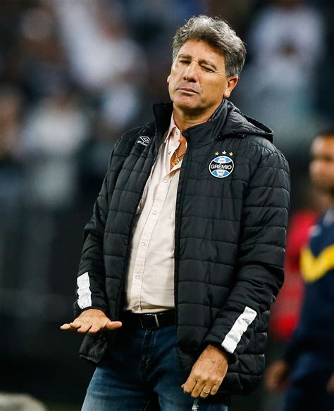 He is the current manager of grêmio. Flamengo acerta questão financeira com Renato Gaúcho ...