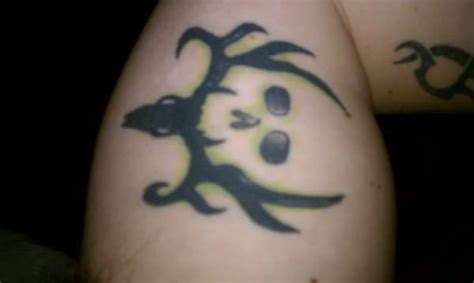 Collar bone tattoos provide a lot of opportunity to express yourself. bone collector tattoo