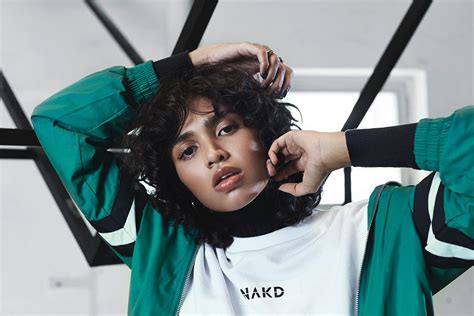 A beauty blog blooming with fresh makeup reviews, swatches and beauty tips from your friendly neighborhood. #nakd #nakdfashion #tracksuit #sporty #fashion #womensfashion